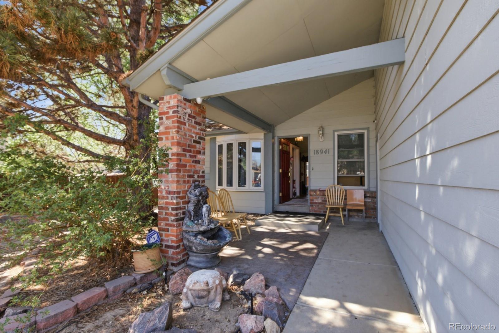 18941 E Chaffee Pl, Denver, CO 80249