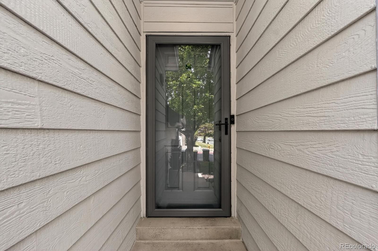 6911 S Dover Way, Littleton, CO 80128