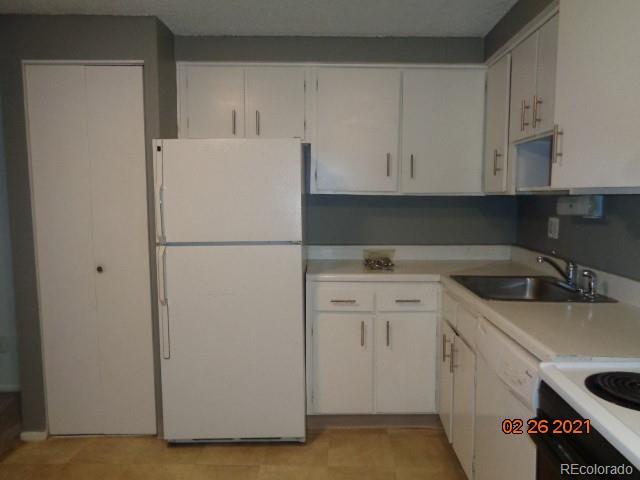 1300 S Parker Rd #112, Denver, CO 80231