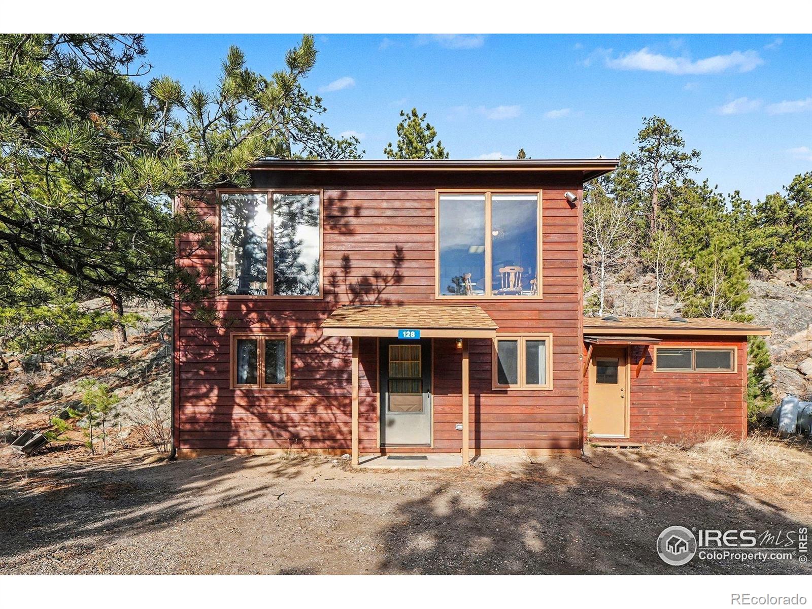 128 Pinebrook Dr, Glen Haven, CO 80532
