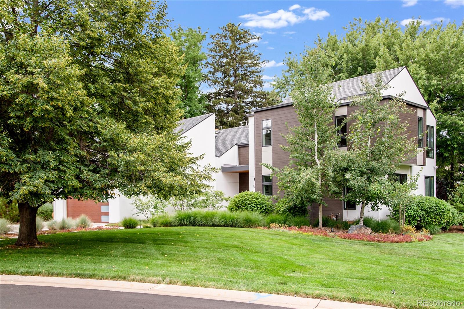 9240 E Berry Ct, Greenwood Village, CO 80111