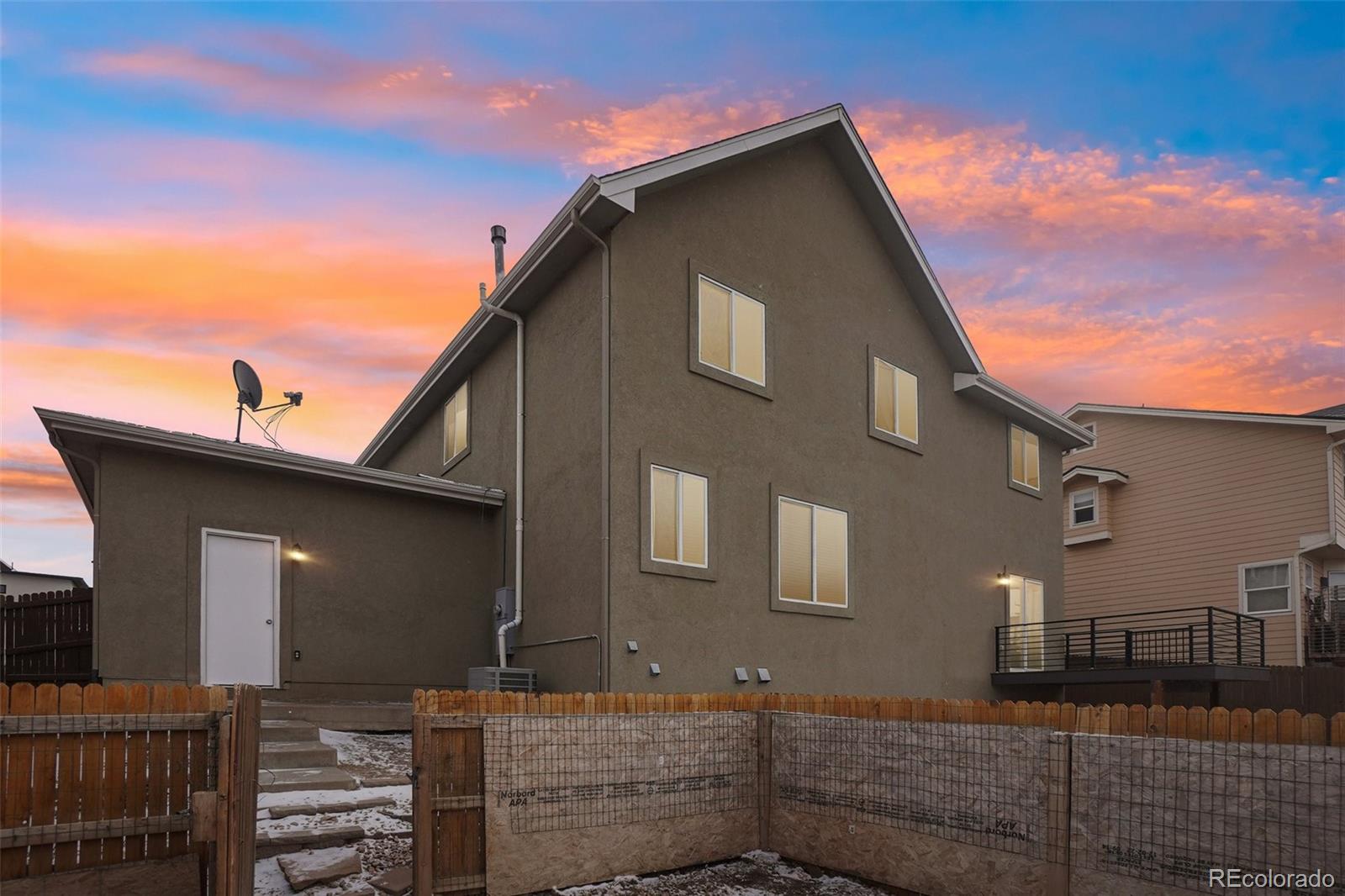 10805 Barclay Ct, Commerce City, CO 80640