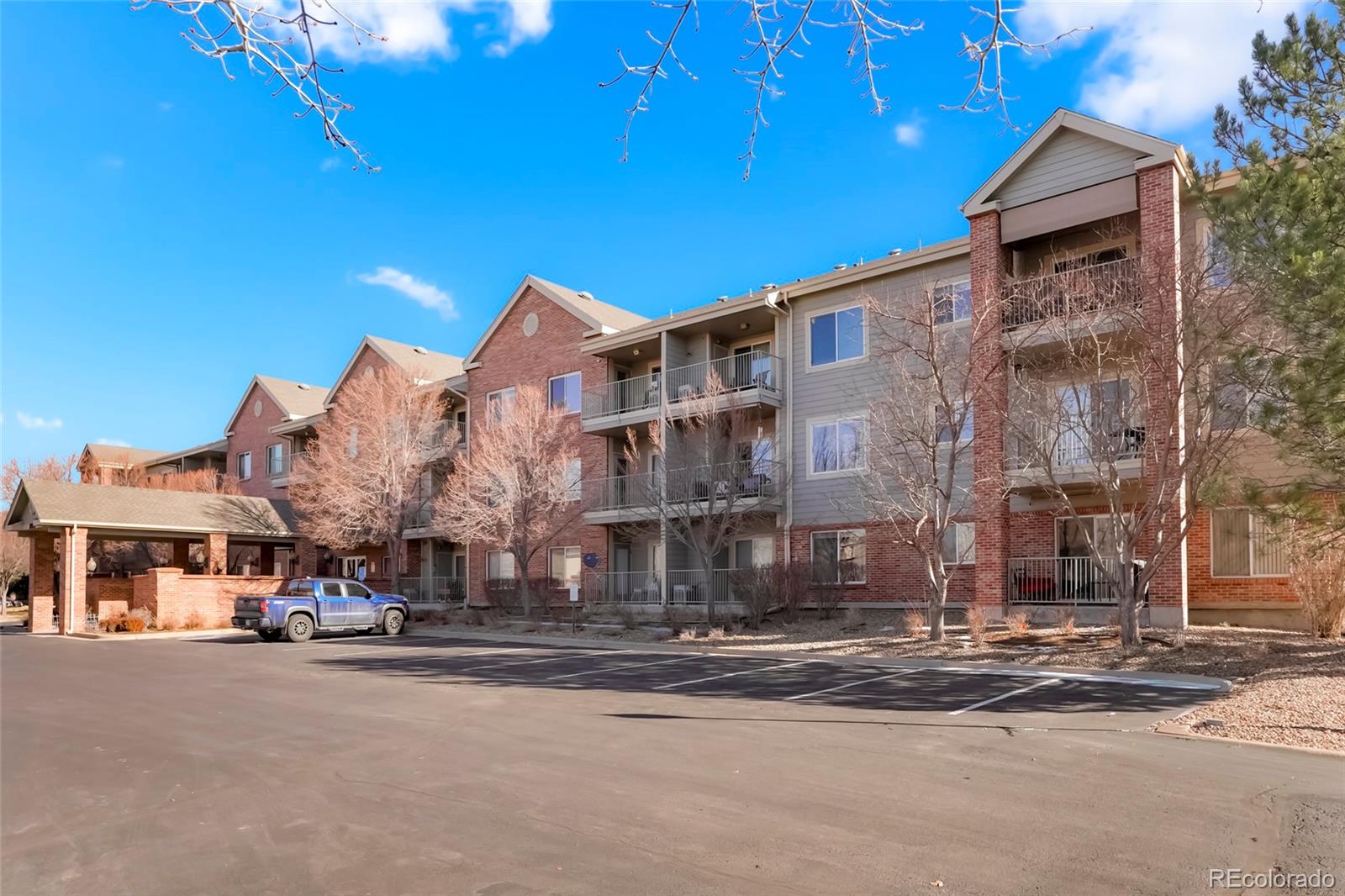 2895 W Riverwalk Cir #201, Littleton, CO 80123