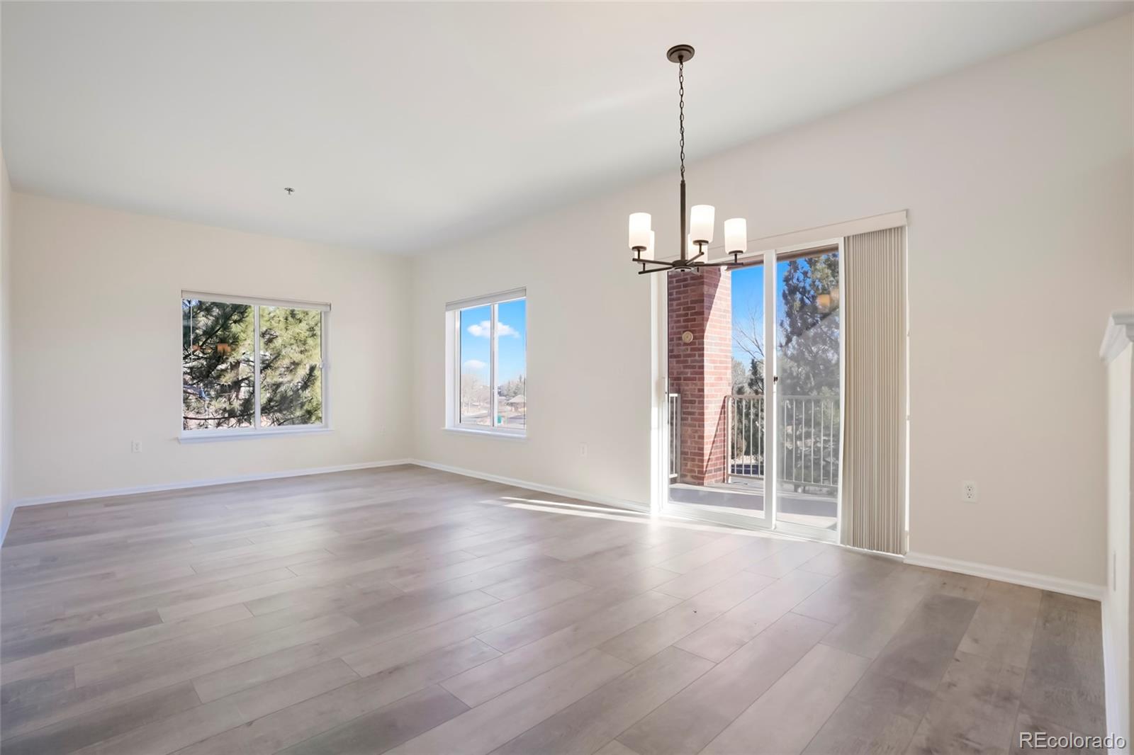 2895 W Riverwalk Cir #201, Littleton, CO 80123