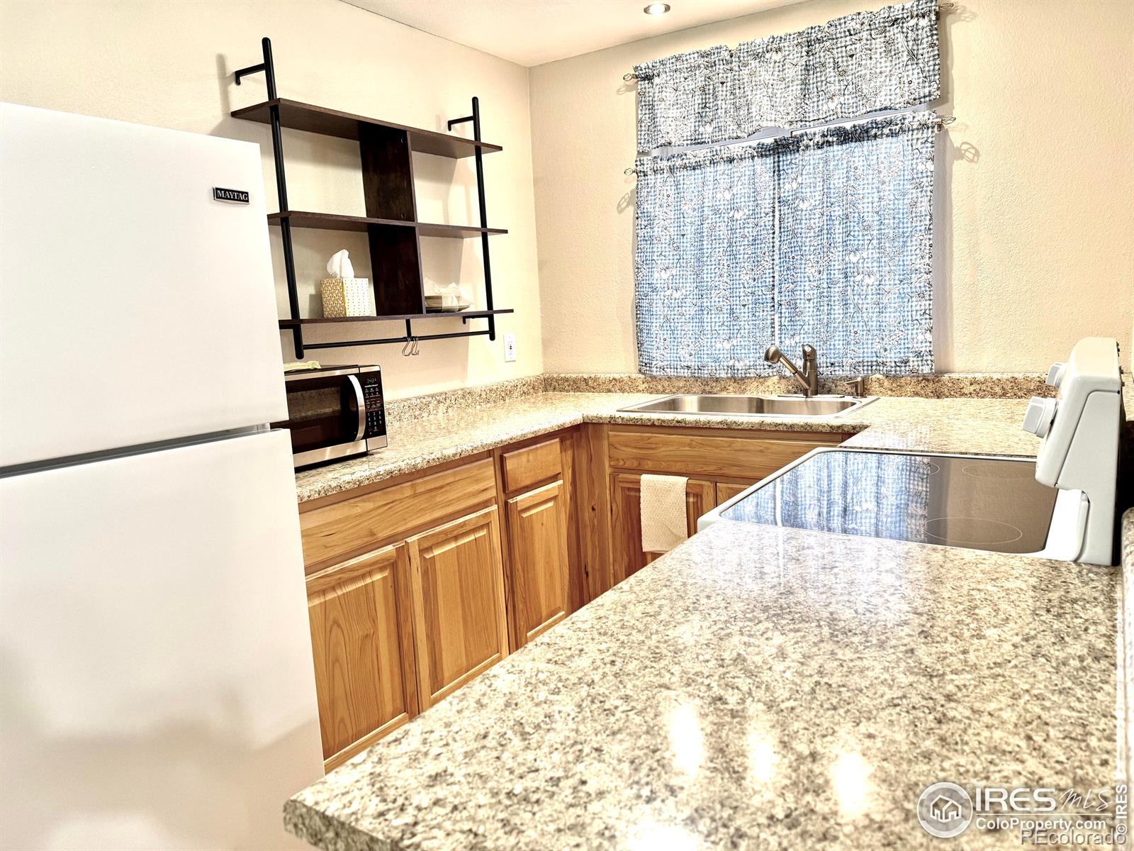 210 S Bowman Ave, Holyoke, CO 80734