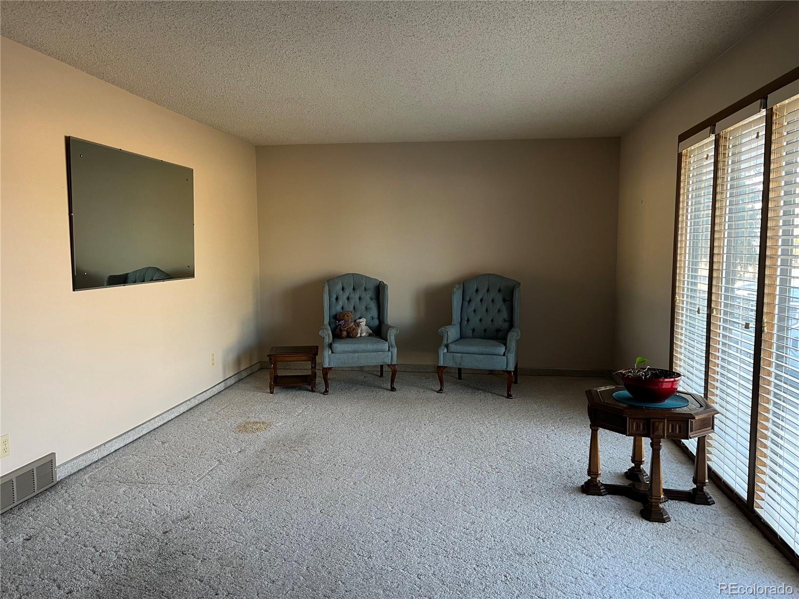214 6th St, Burlington, CO 80807