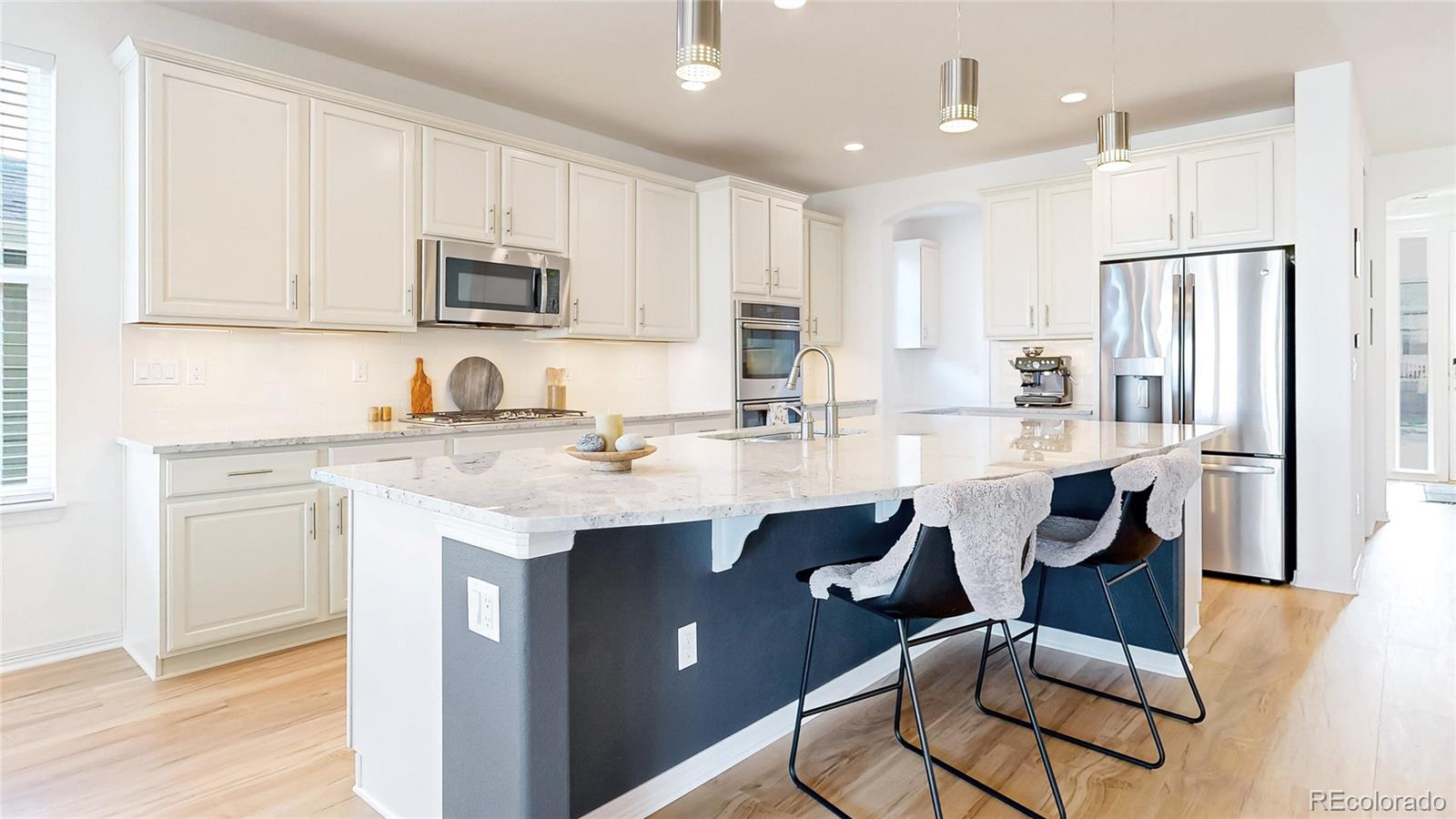19561 W 59th Ave, Golden, CO 80403