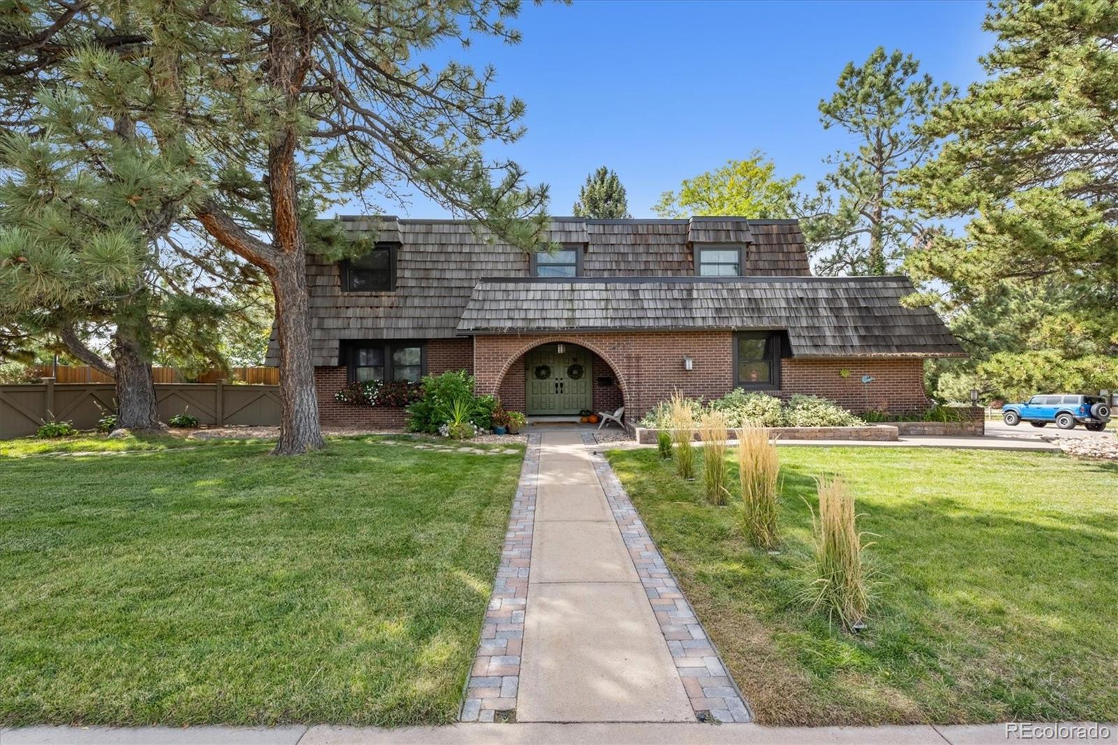 6277 S Locust St, Centennial, CO 80111