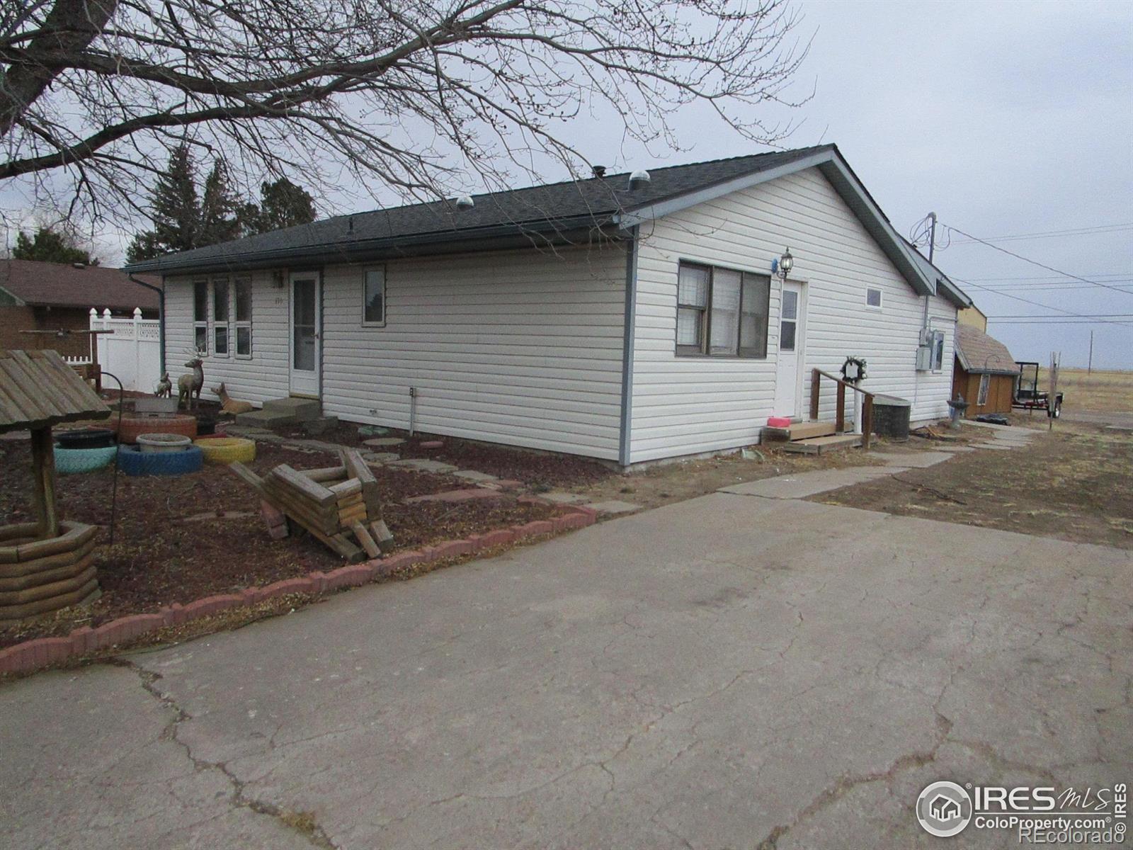 870 13th St, Burlington, CO 80807