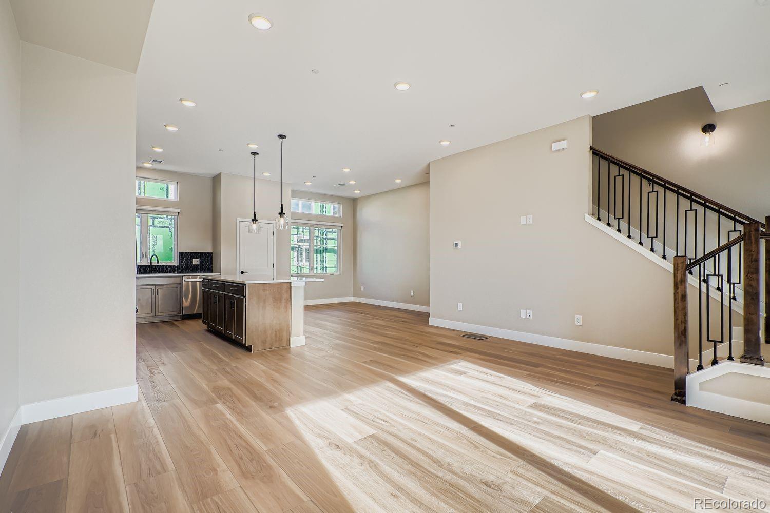 15563 W Washburn Cir, Lakewood, CO 80228