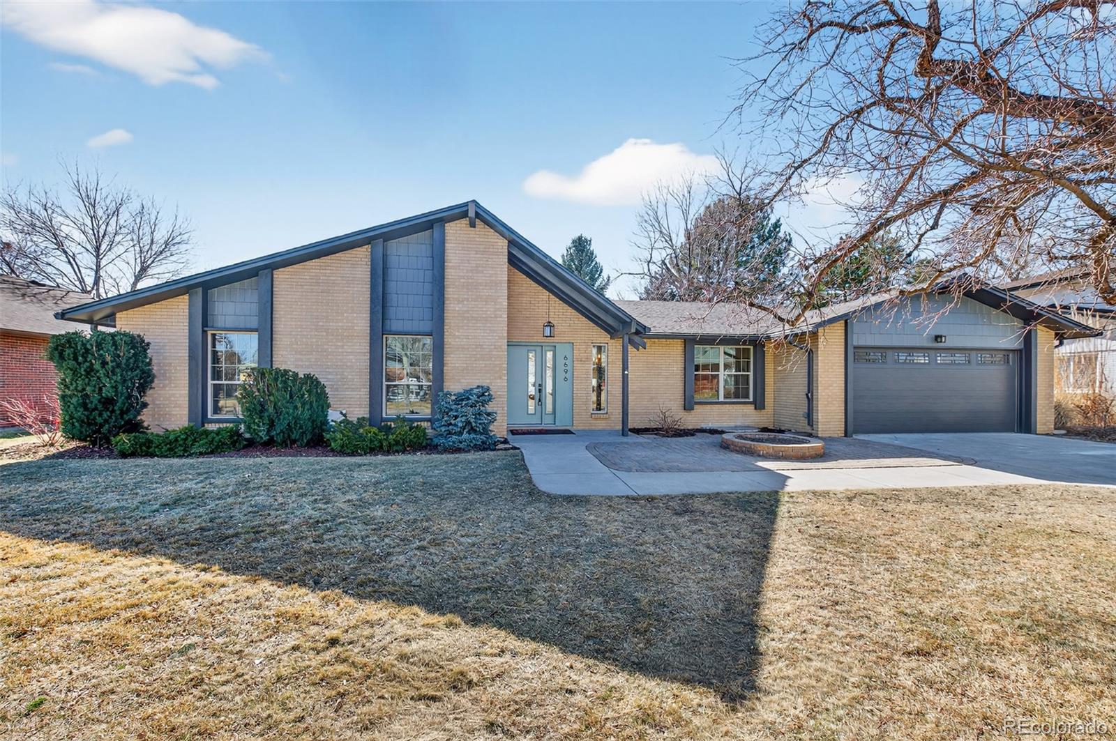6696 W Rowland Ave, Littleton, CO 80128