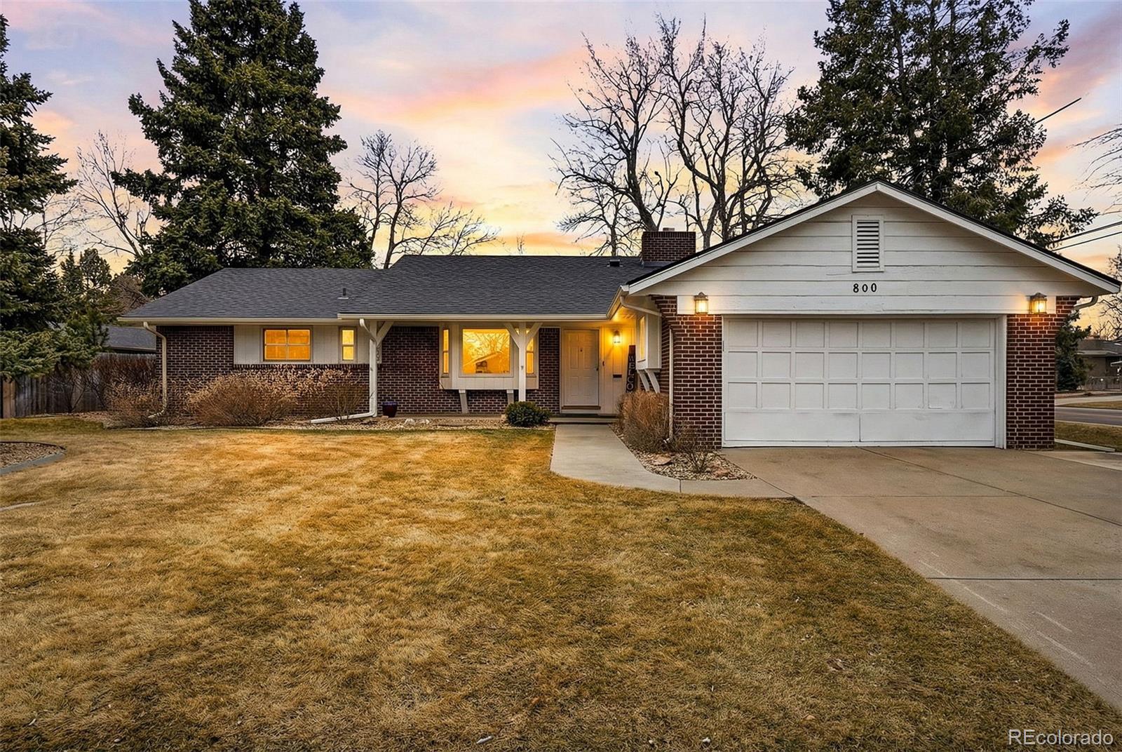 800 E Pinewood Ave, Littleton, CO 80121