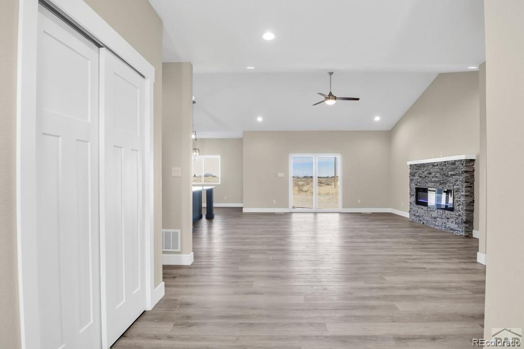 866 E Snyder Dr, Pueblo, CO 81007