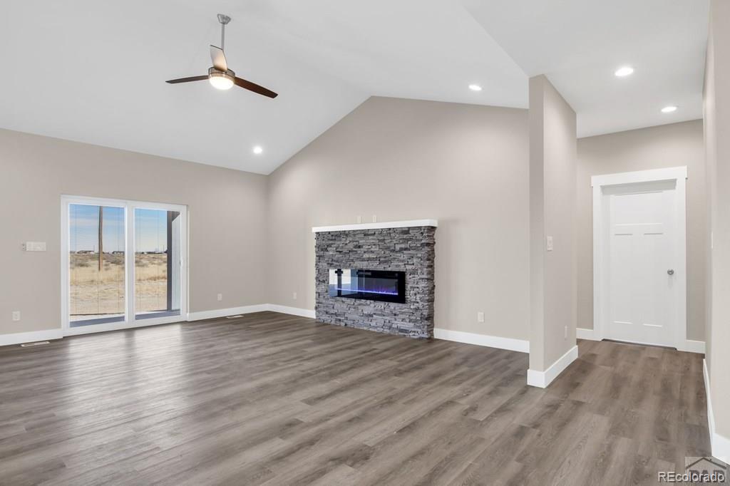 866 E Snyder Dr, Pueblo, CO 81007