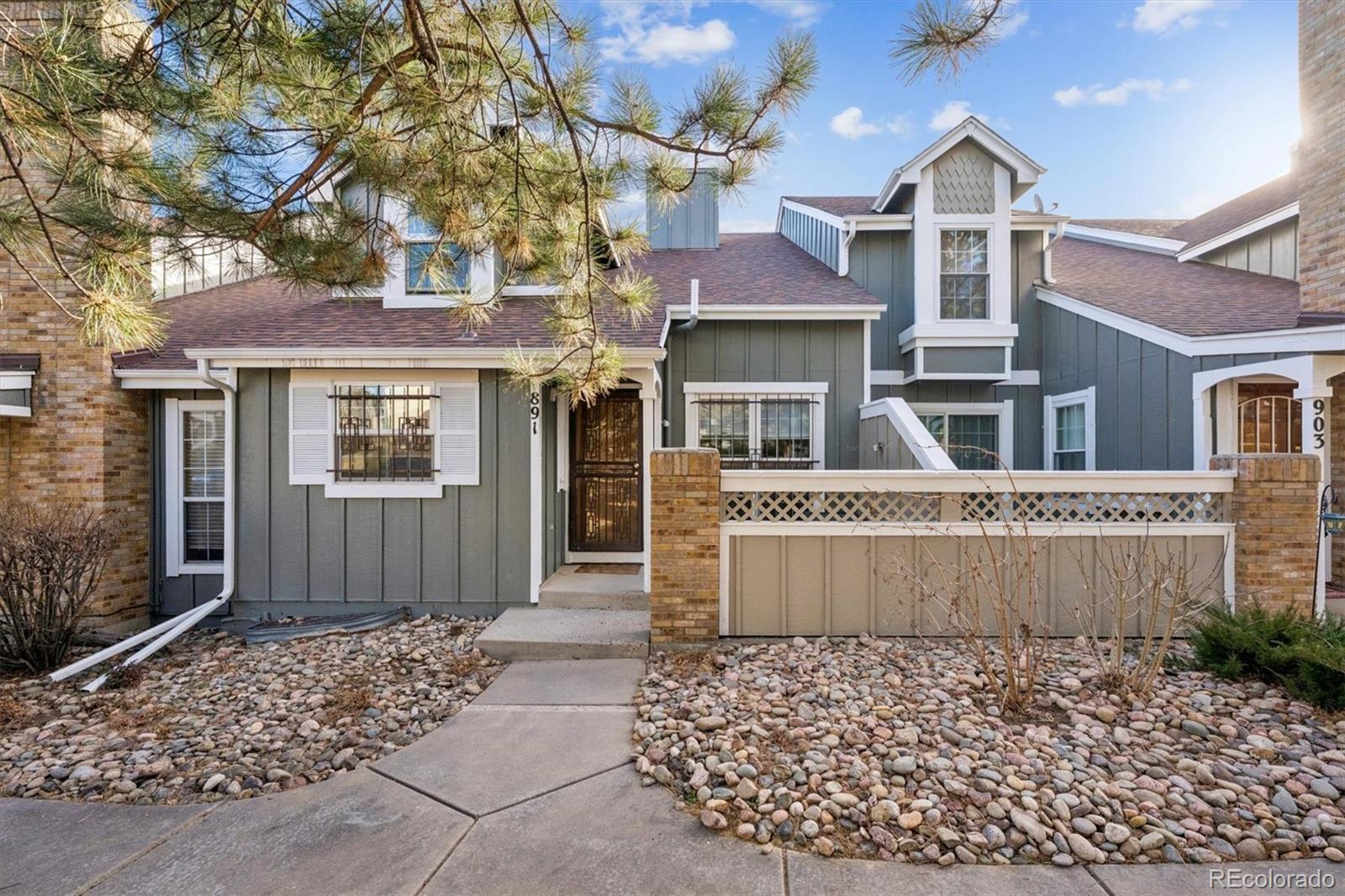 891 S Fairplay St, Aurora, CO 80012