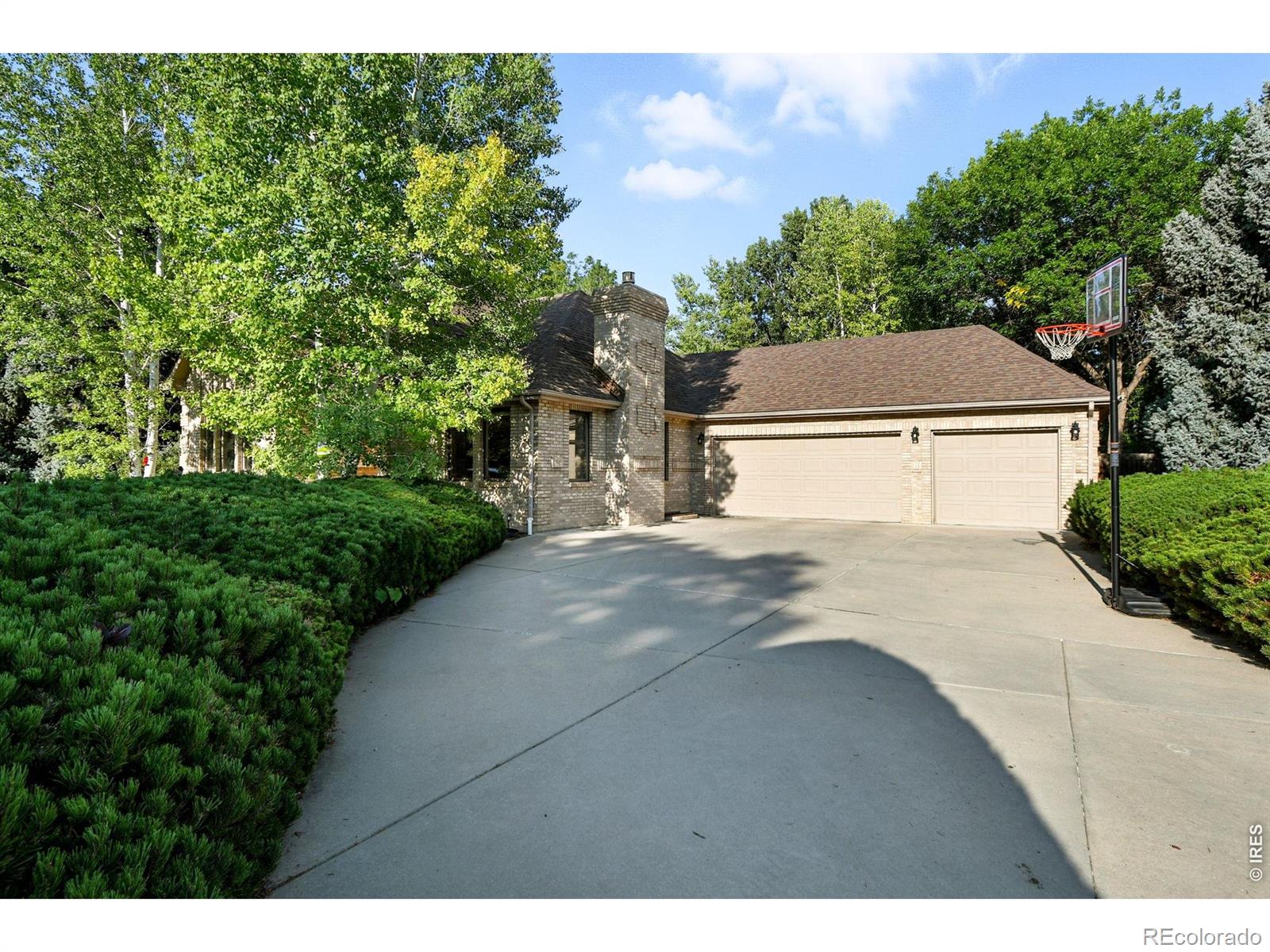 2020 Diamond Dr, Longmont, CO 80504