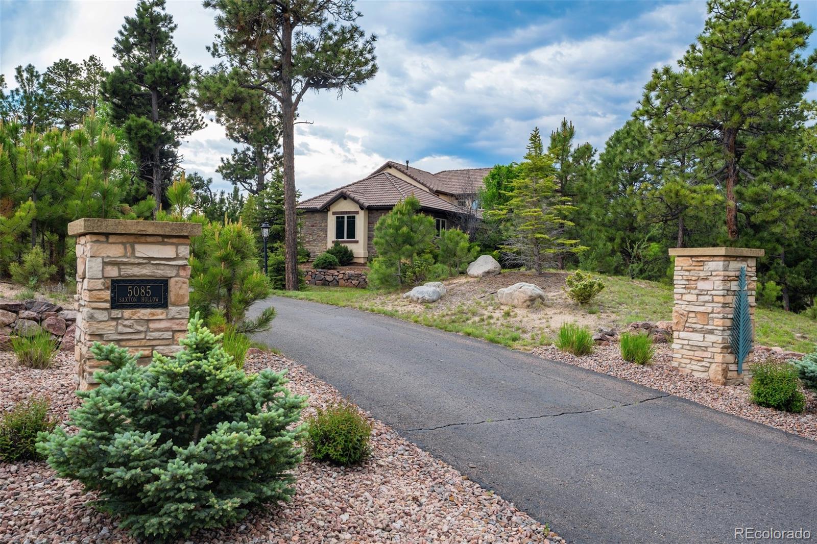 5085 Saxton Hollow Rd, Colorado Springs, CO 80908
