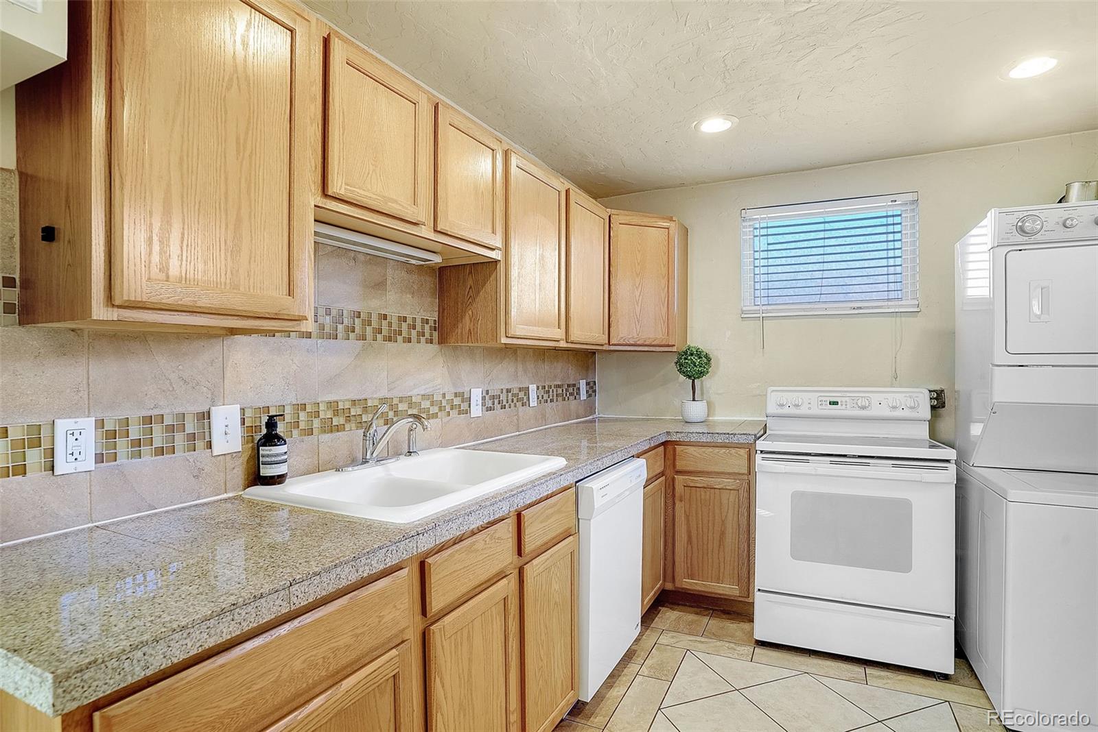 2073 S Acoma St, Denver, CO 80223