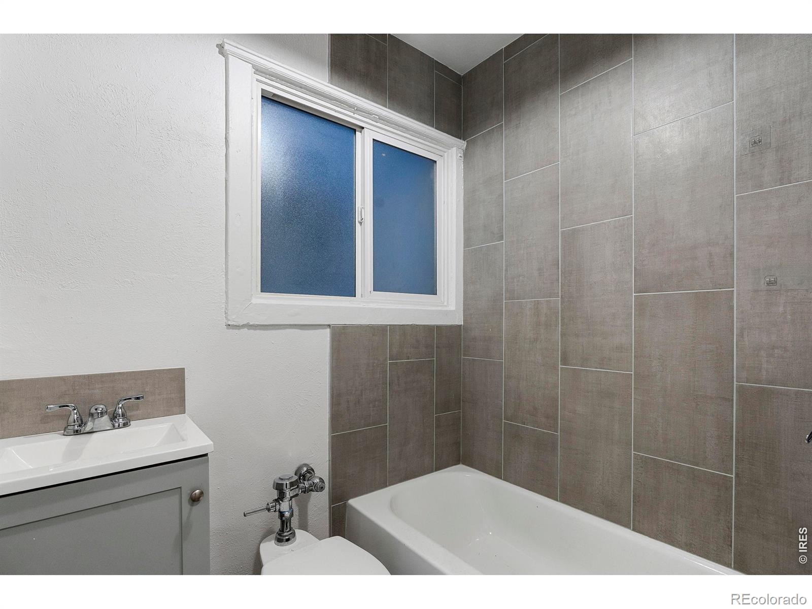 1416 N Downing St #2, Denver, CO 80218