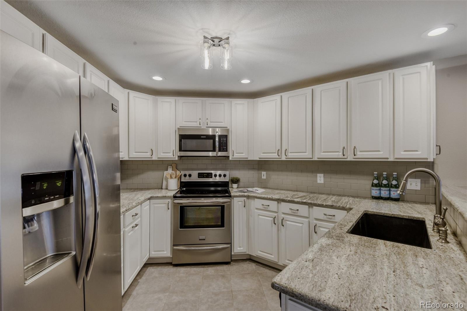 8693 E Dry Creek Rd #922, Centennial, CO 80112