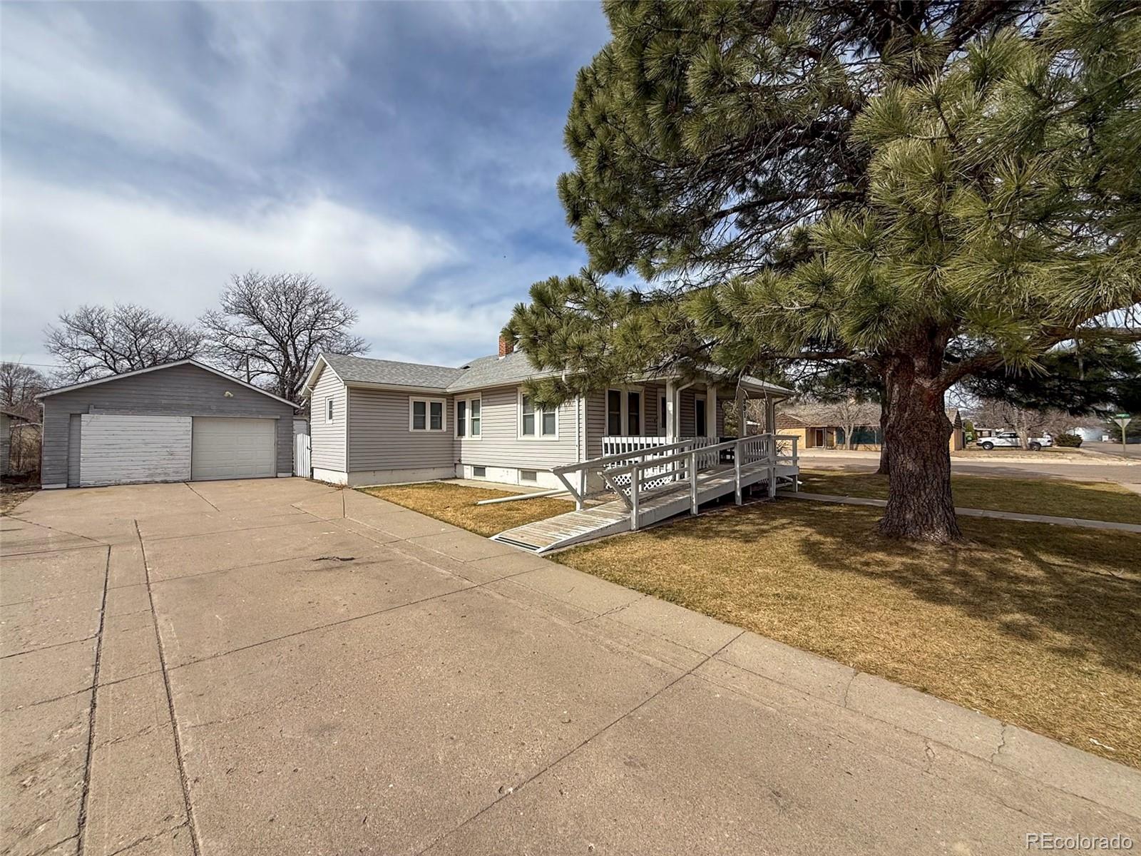 391 Cherry St, Burlington, CO 80807