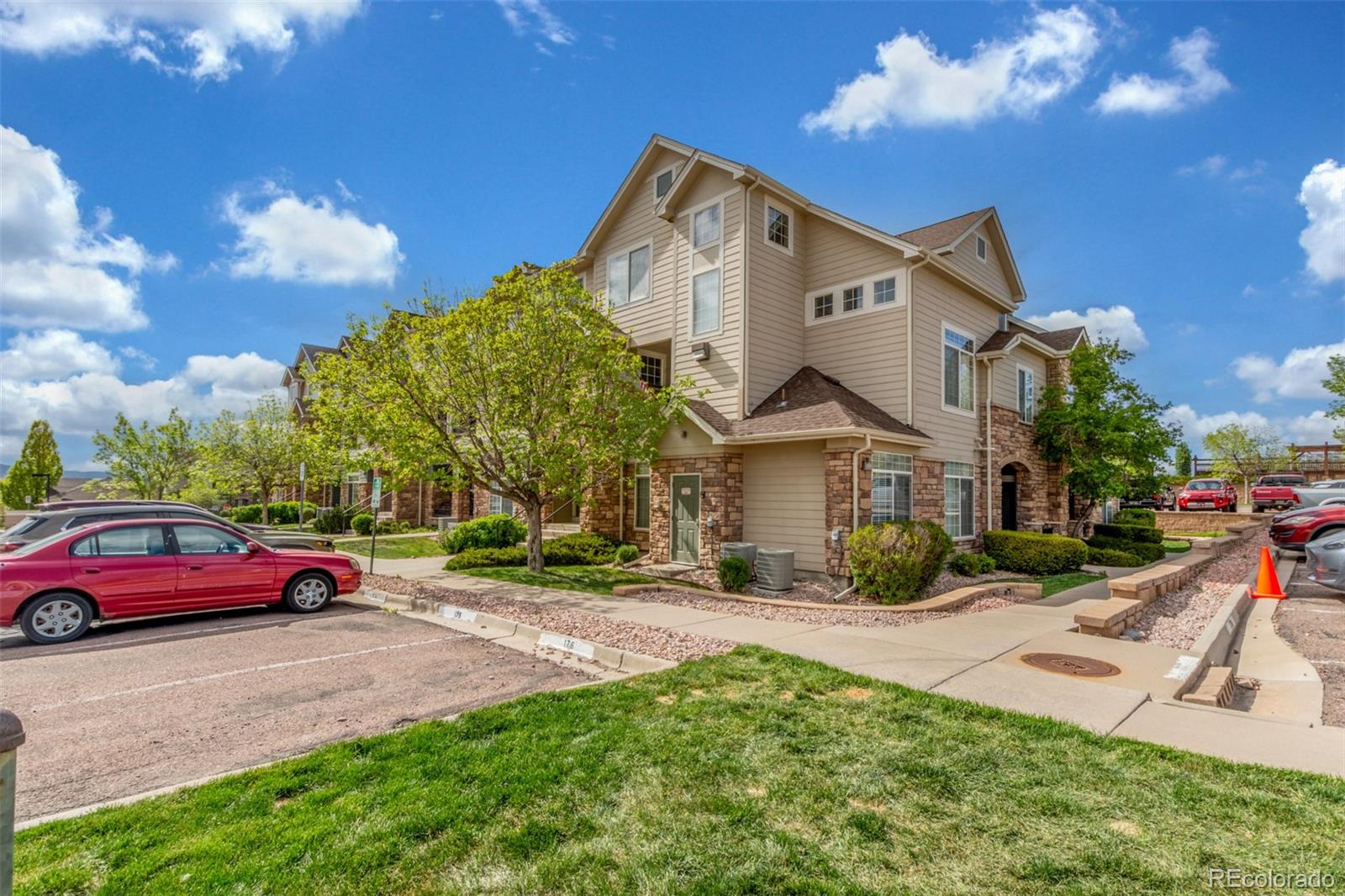 457 Black Feather Loop #702, Castle Rock, CO 80104
