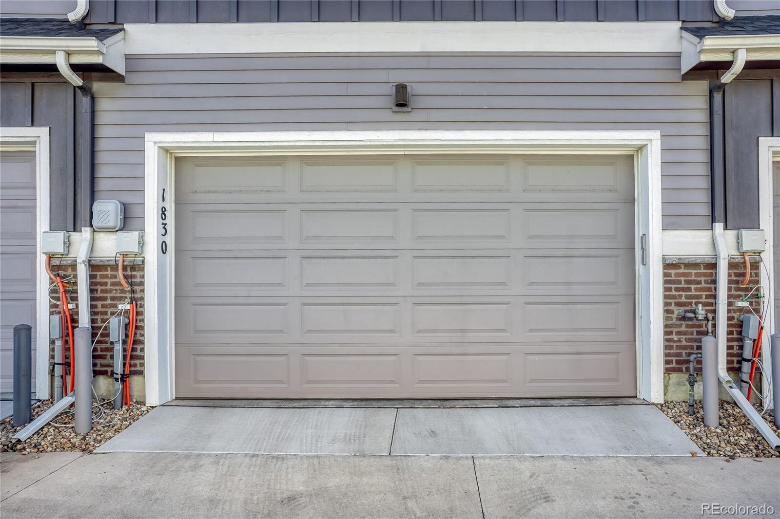 1830 S Poplar Ct, Denver, CO 80224