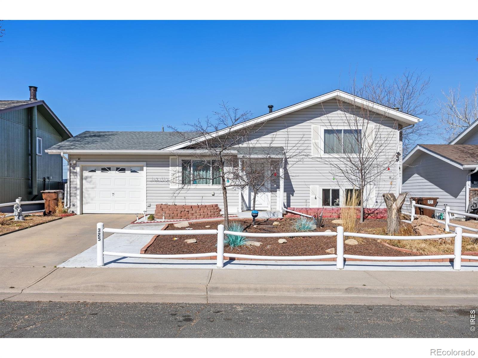 325 N 4th St, La Salle, CO 80645