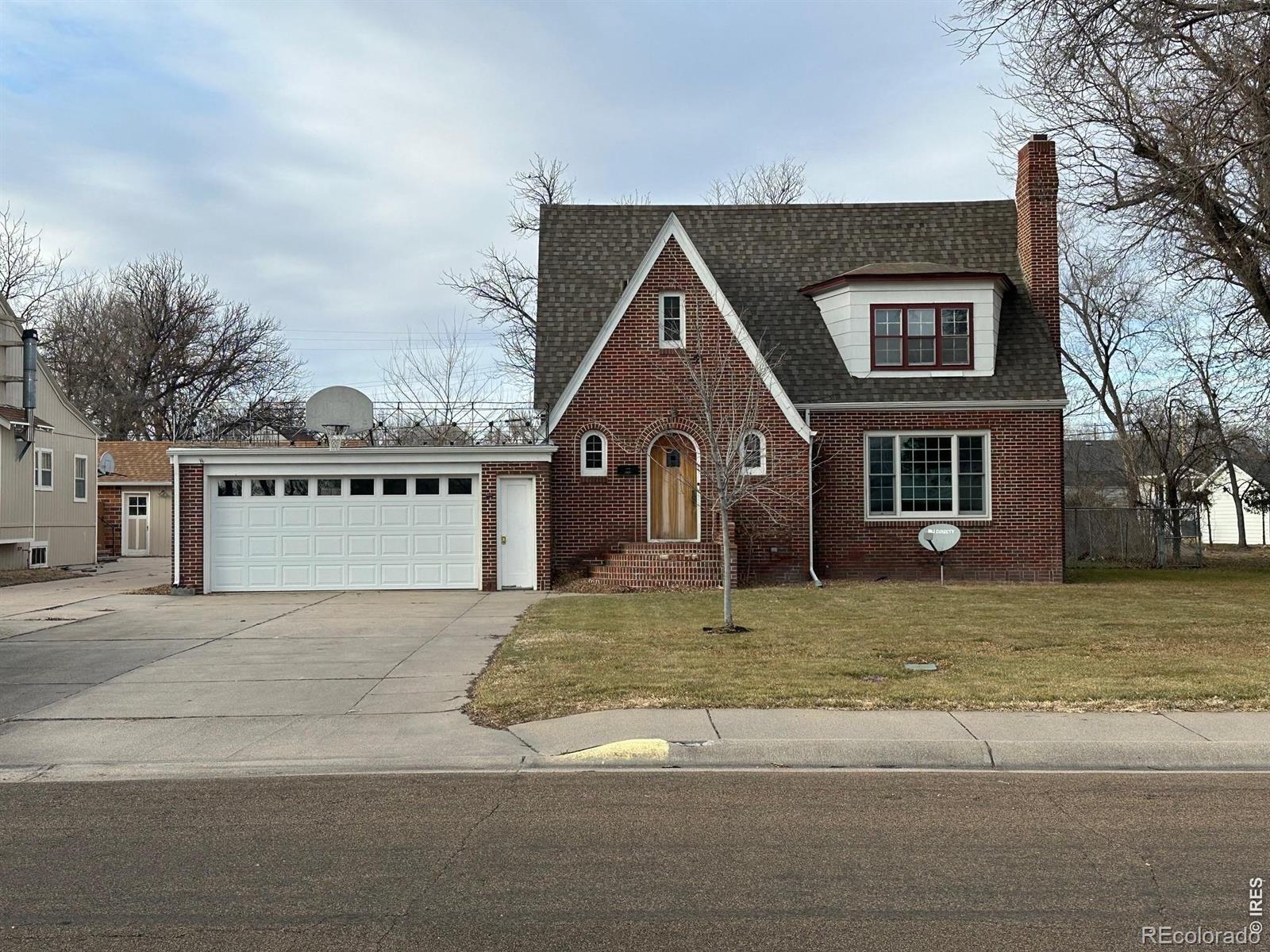 312 W 6th St, Julesburg, CO 80737