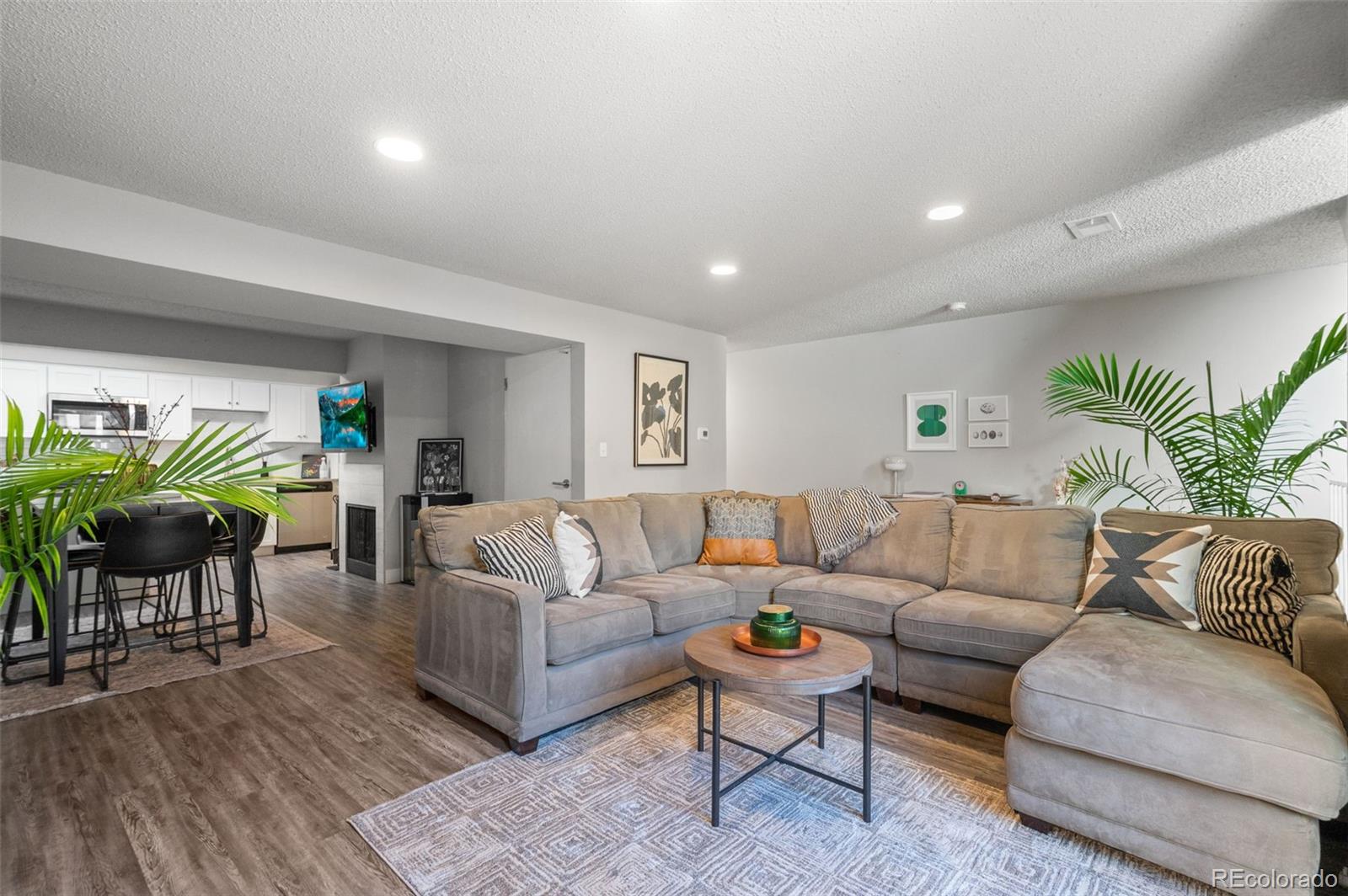 2895 S Locust St, Denver, CO 80222