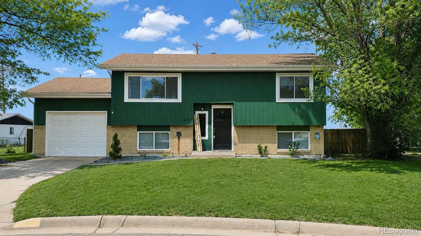125 Columbia Dr, Julesburg, CO 80737