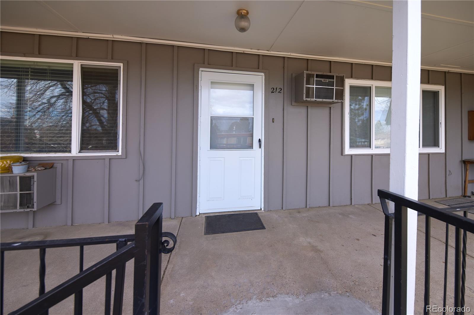 7050 W Cedar Ave #212, Lakewood, CO 80226
