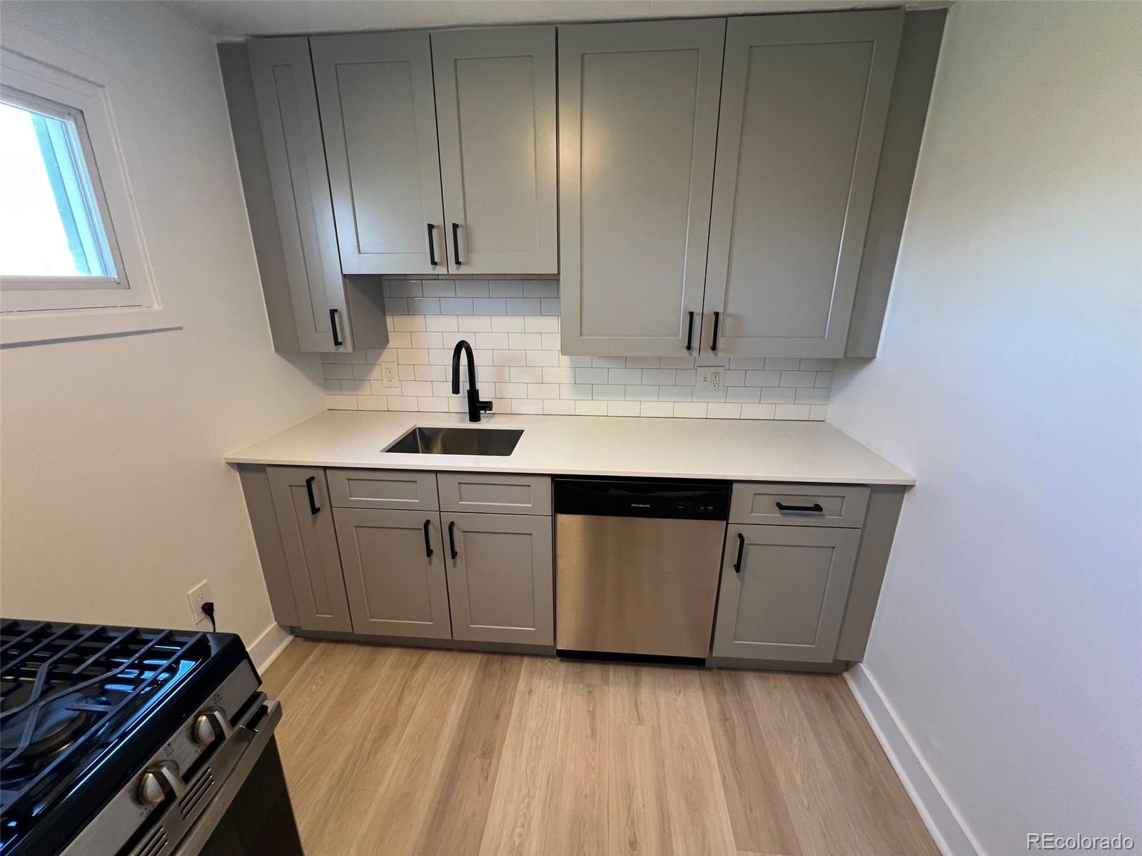 671 S Stuart St, Denver, CO 80219