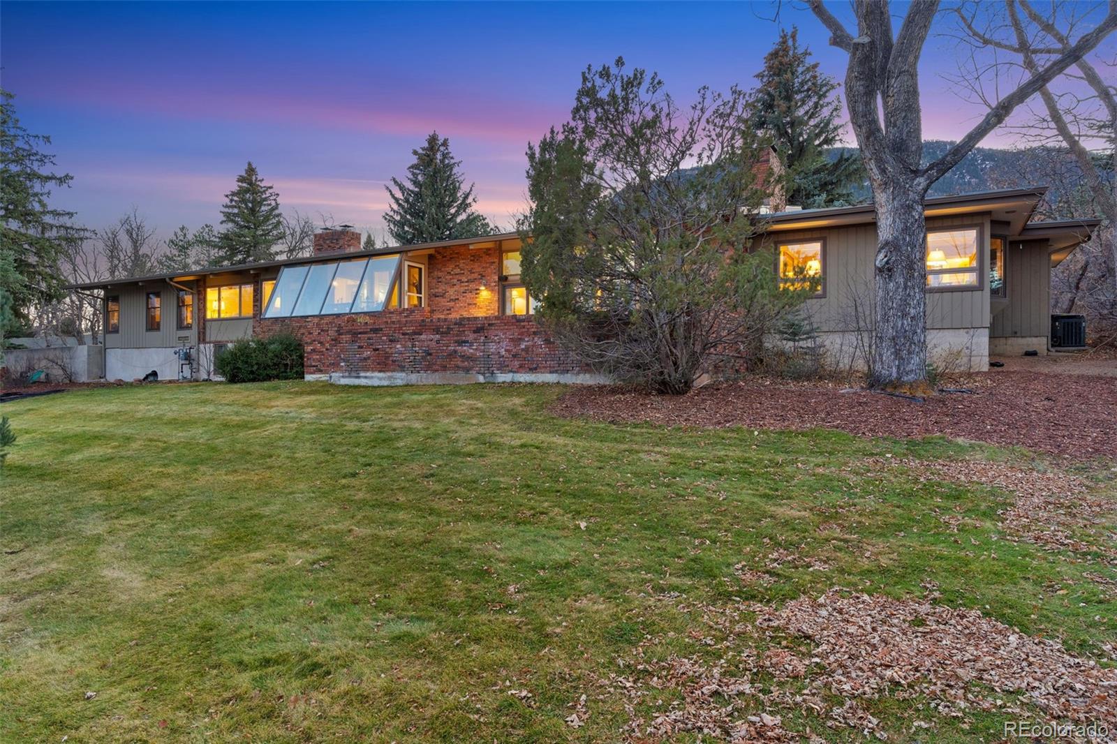 2 Penrose Ln, Colorado Springs, CO 80906