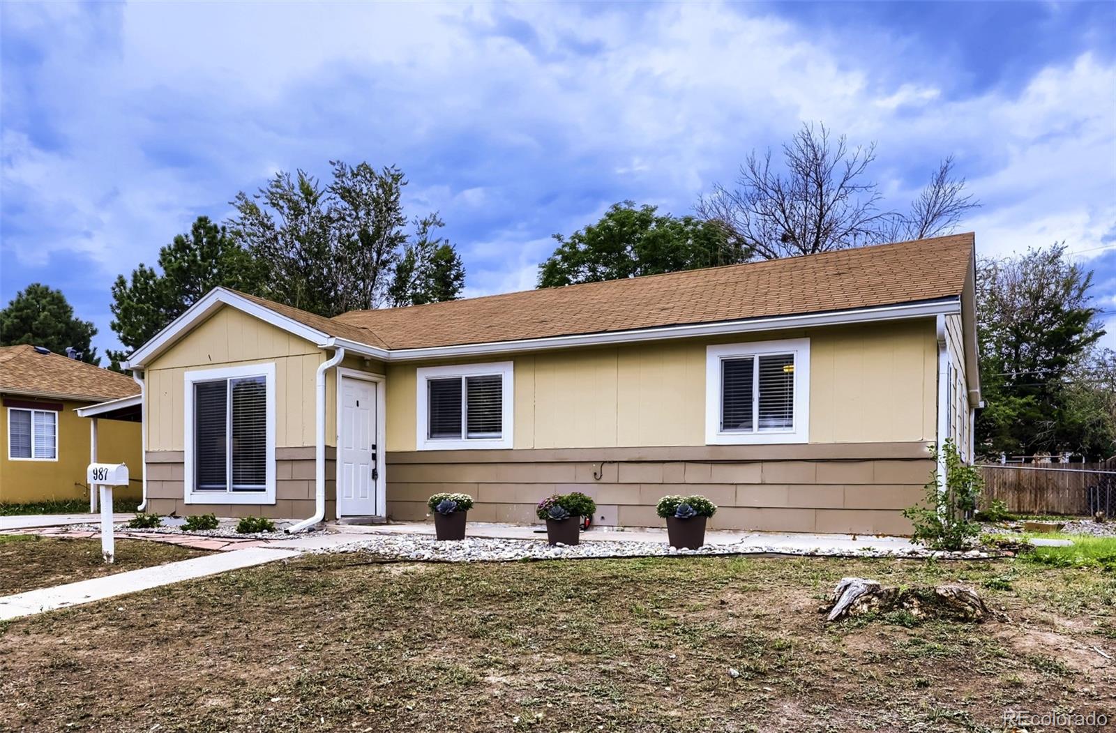 987 Vaughn St, Aurora, CO 80011