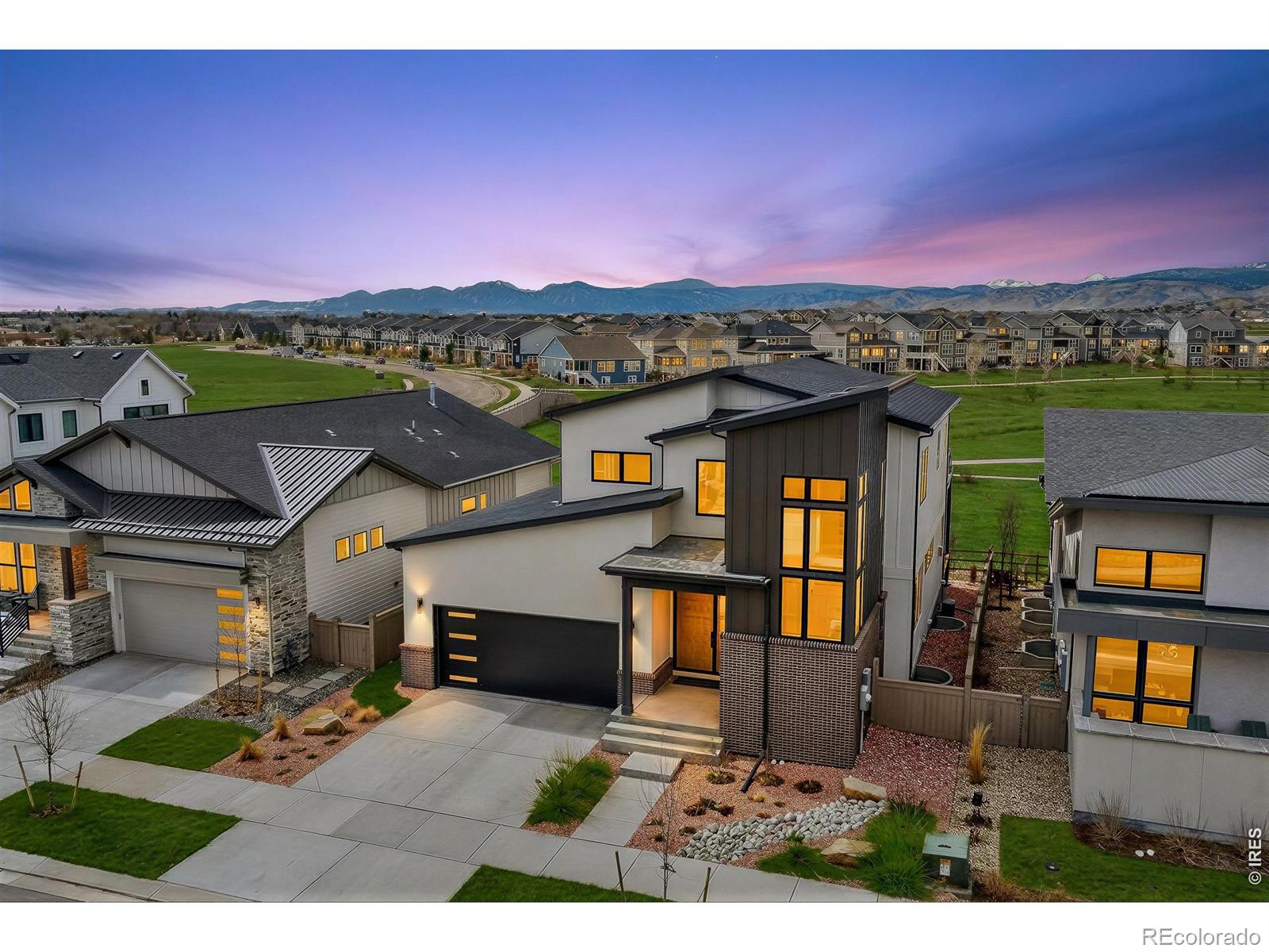 5613 Four Leaf Dr, Longmont, CO 80503