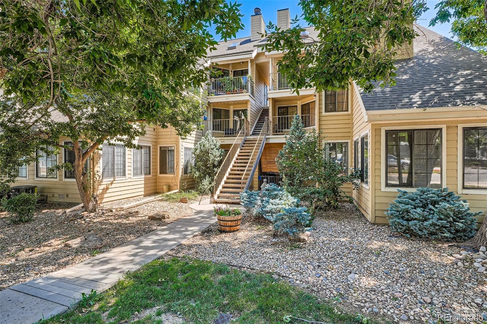 950 S Dahlia St #C, Denver, CO 80246
