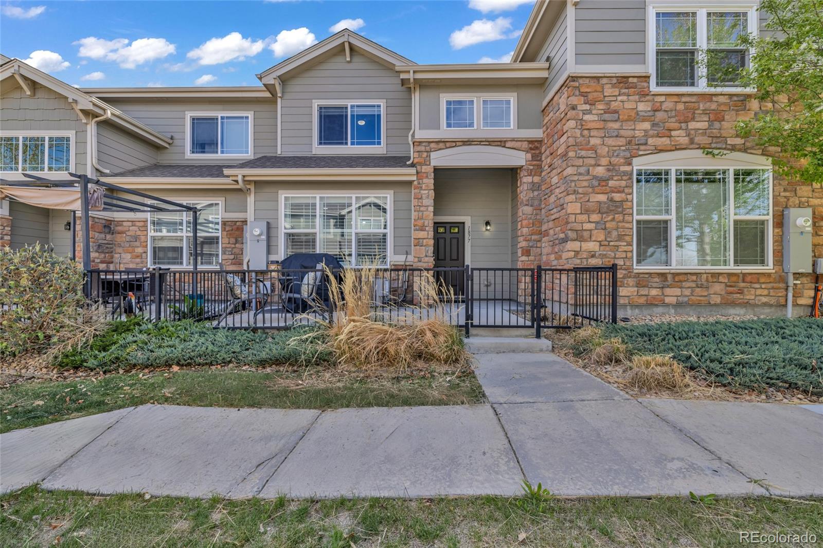 1877 S Buchanan Cir, Aurora, CO 80018
