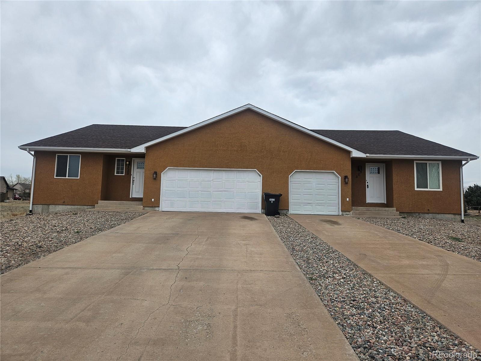 323-325 W Magpie Ln, Pueblo West, CO 81007