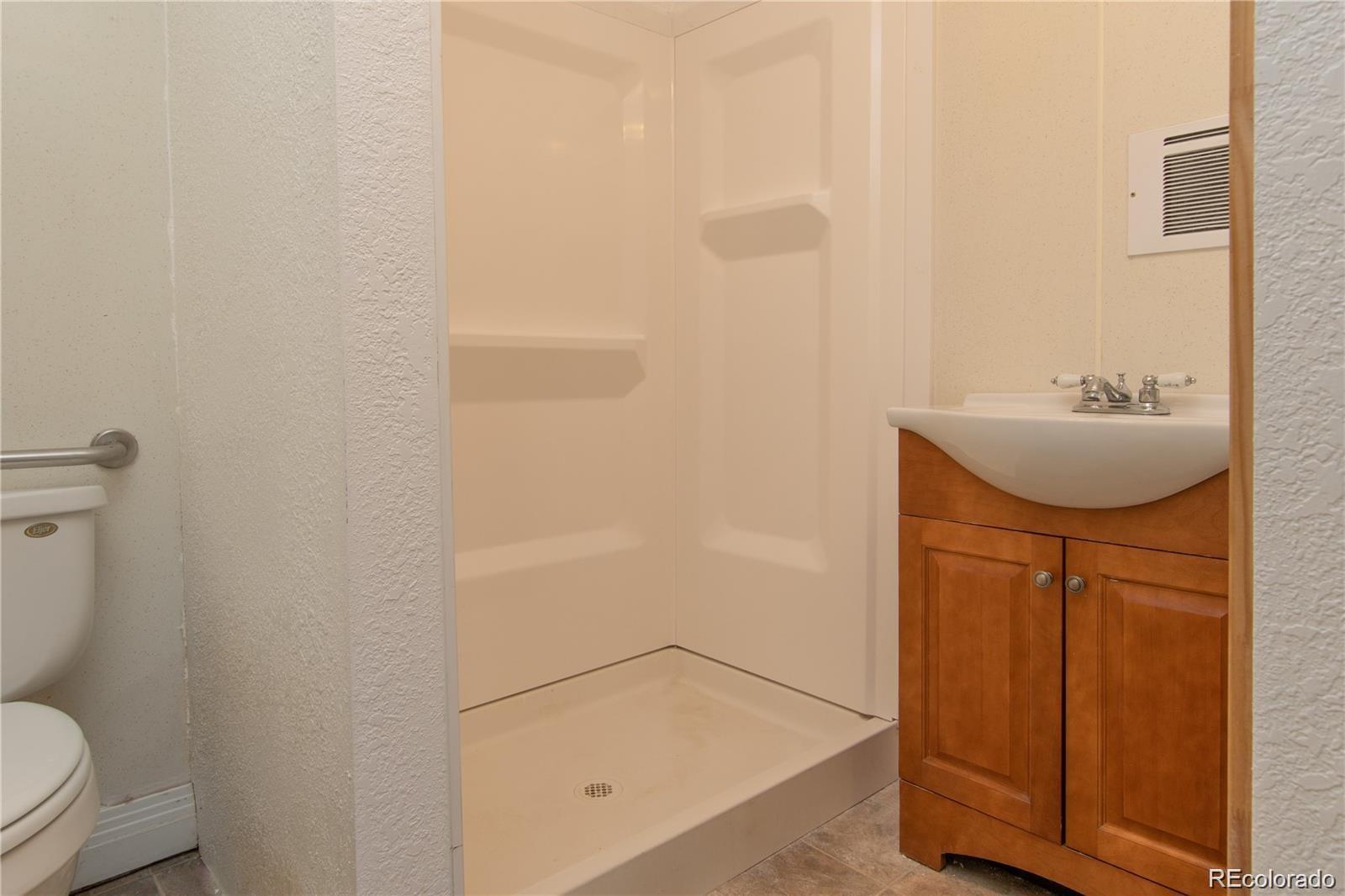 325 E Kiowa Ave, Elizabeth, CO 80107