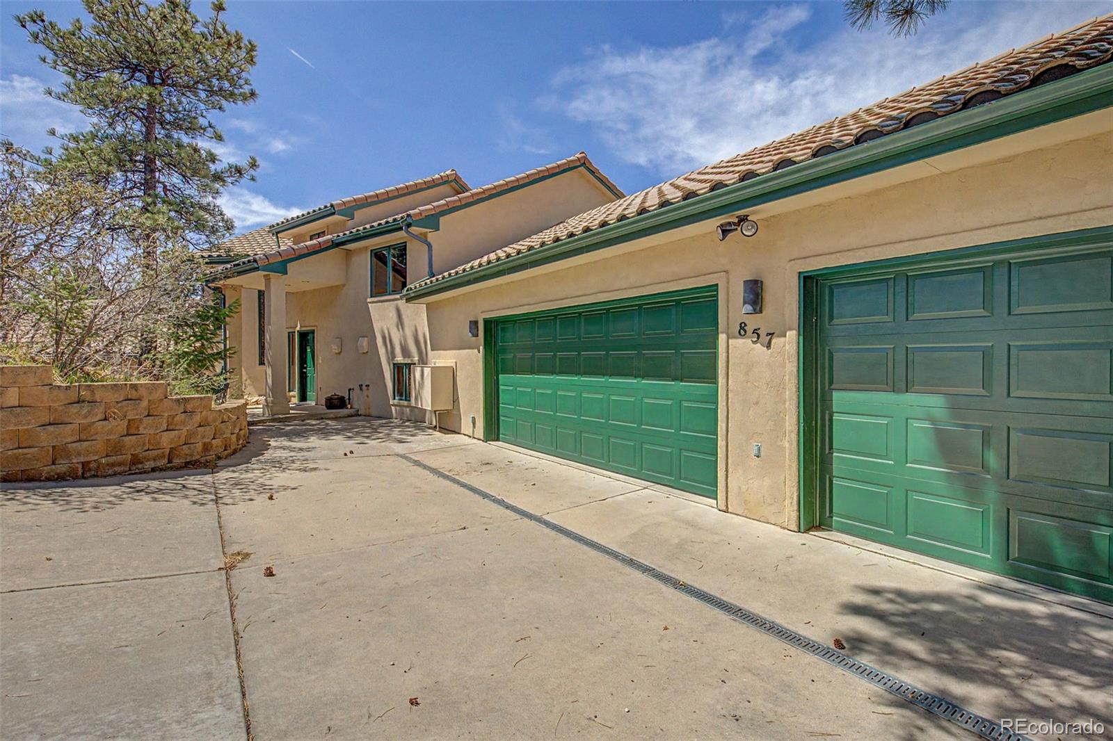 857 Pawnee Trl, Castle Rock, CO 80108