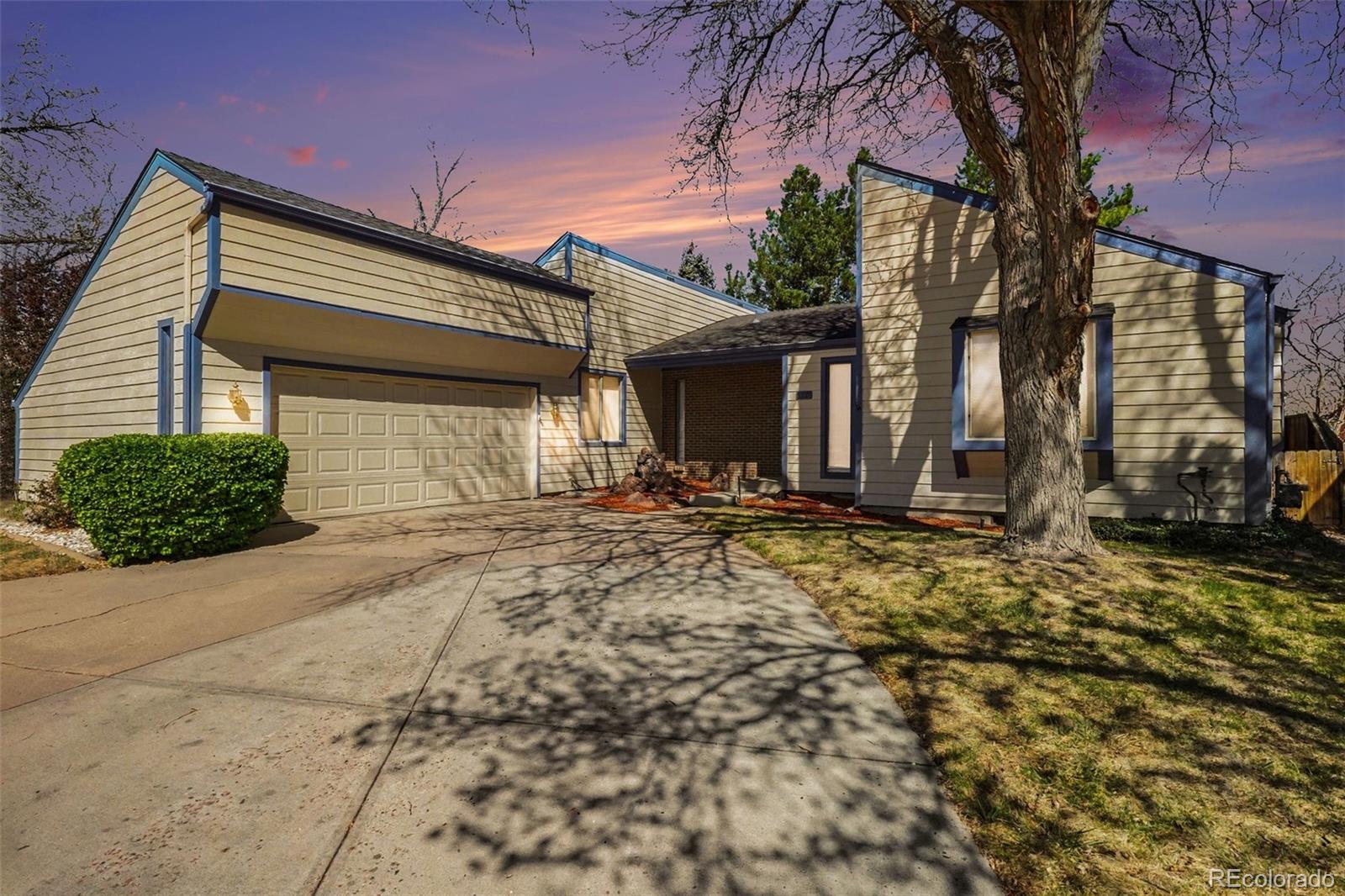 5571 W Kent Pl, Denver, CO 80235