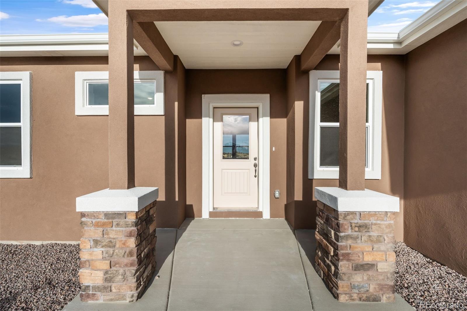 1438 N Moonbeam Dr, Pueblo West, CO 81007