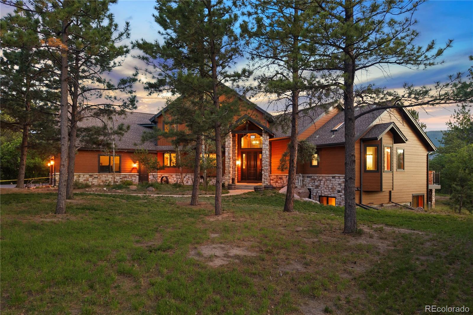 9676 S Perry Park Rd, Larkspur, CO 80118