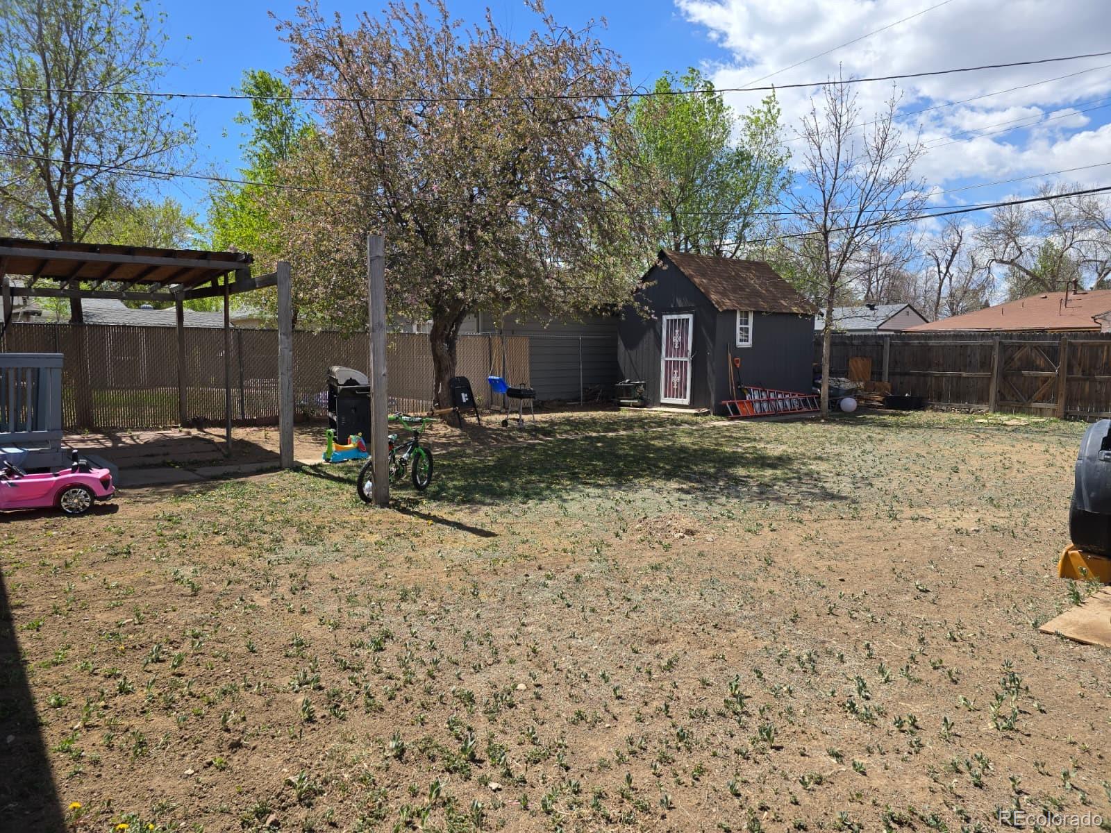 775 Geneva St, Aurora, CO 80010