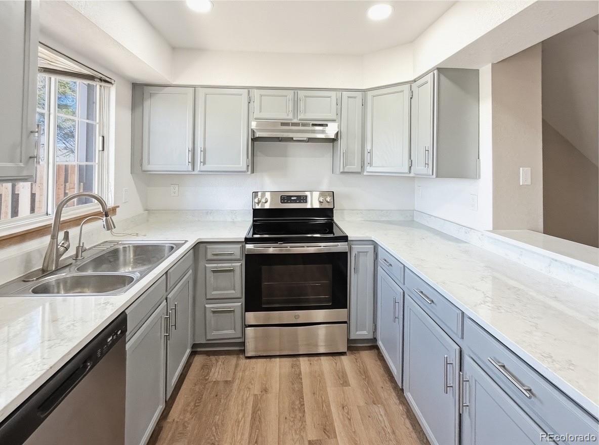 8215 S Fillmore Cir, Littleton, CO 80122