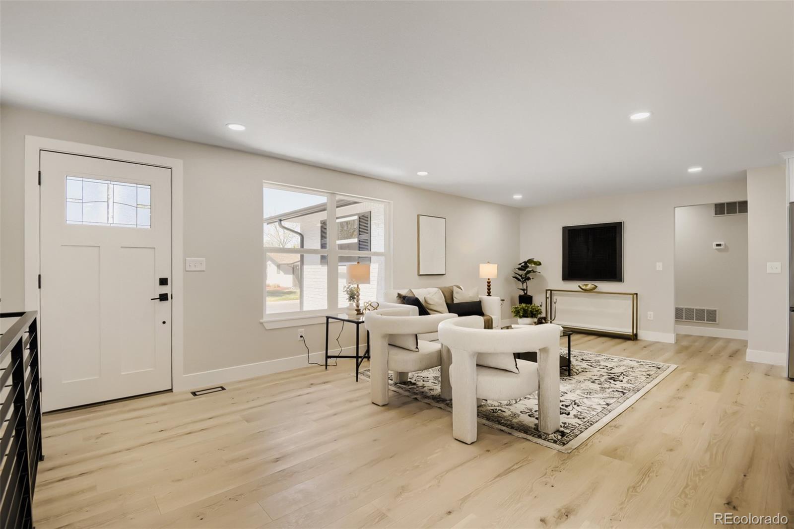 3158 S Dayton Ct, Denver, CO 80231