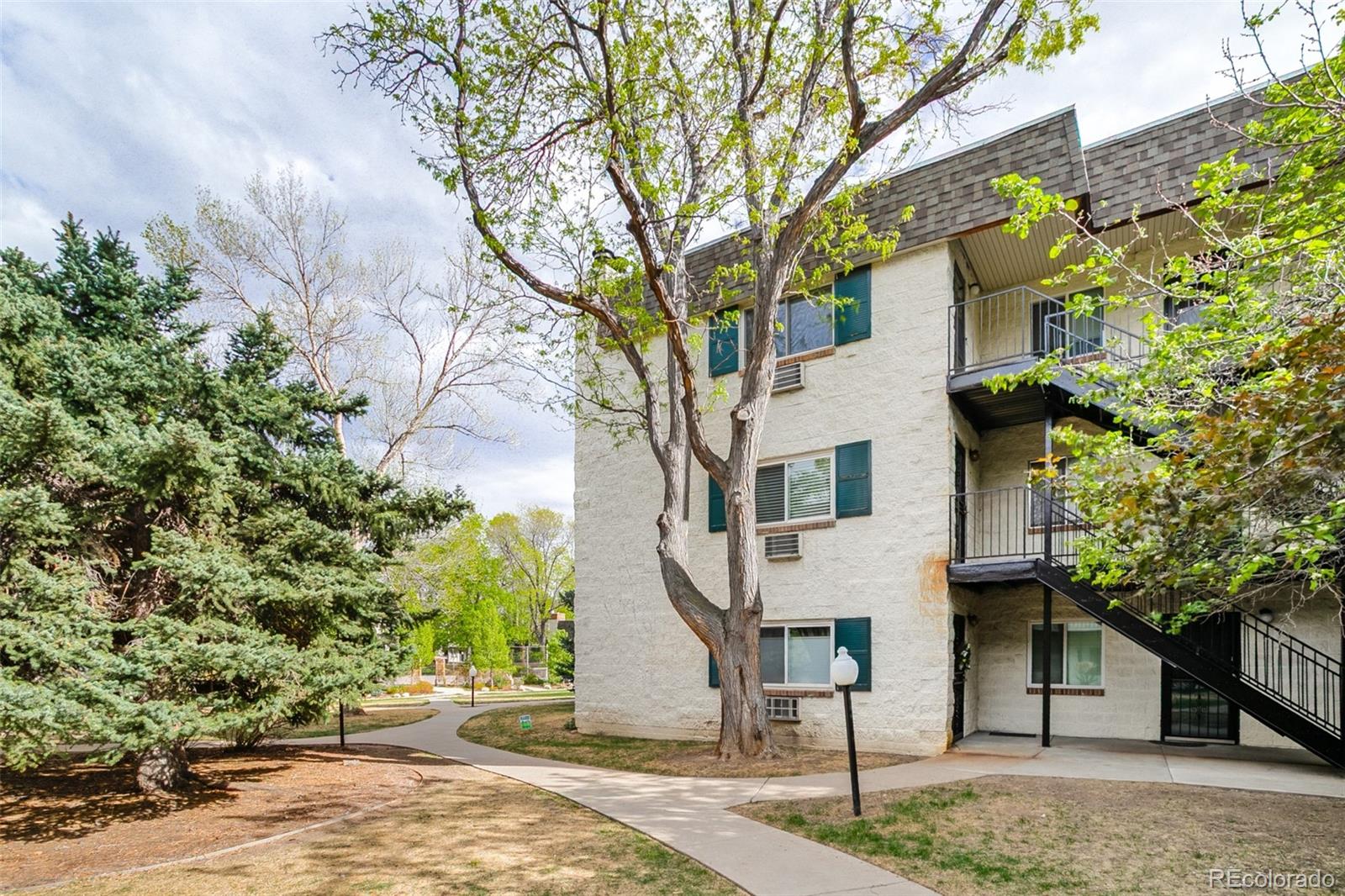 5770 E Warren Ave #317, Denver, CO 80222