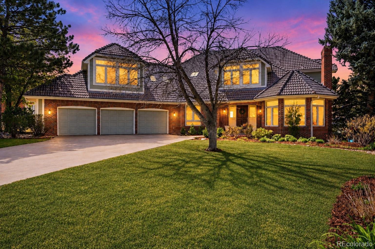 77 Falcon Hills Dr, Highlands Ranch, CO 80126