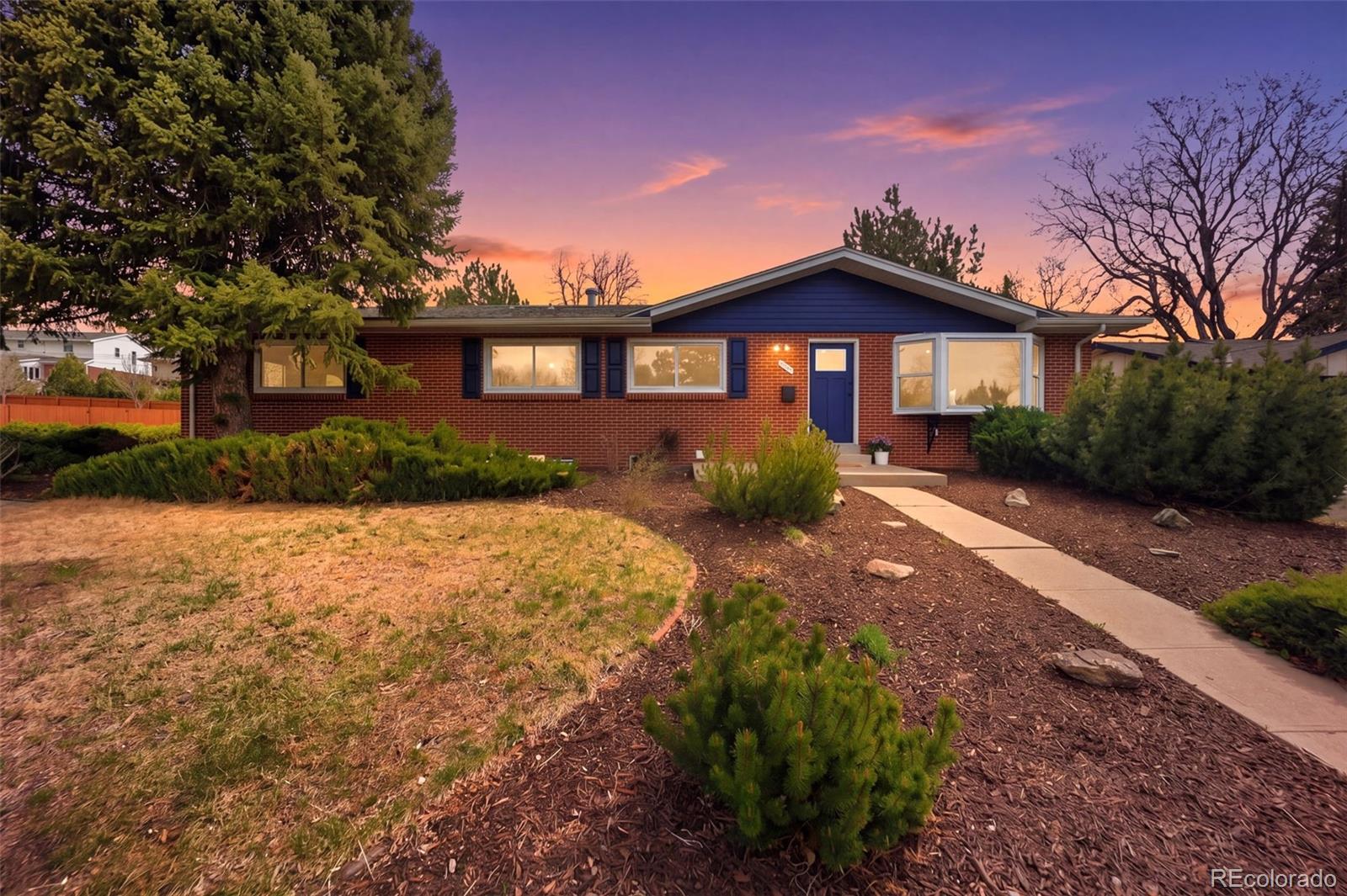 2900 S Golden Way, Denver, CO 80227
